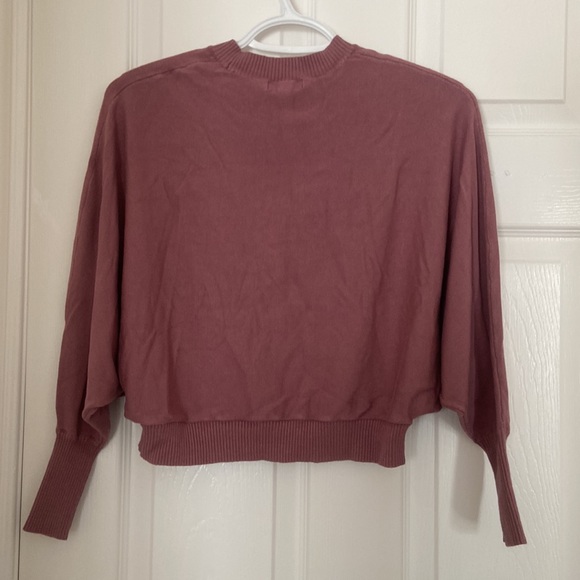 Size XS RW&co batwing sleeve sweater - Picture 2 of 3
